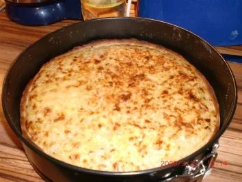 Rezept: Vegetarisch: Zwiebel-Käse-Knoblauchkuchen Bild Nr. 2 Vegetarisch: Zwiebel-Käse-Knoblauchkuchen - Rezept - Bild Nr. 2