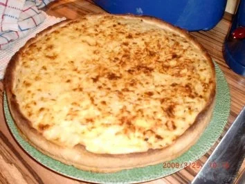 Rezept: Vegetarisch: Zwiebel-Käse-Knoblauchkuchen Bild Nr. 3 Vegetarisch: Zwiebel-Käse-Knoblauchkuchen - Rezept - Bild Nr. 3