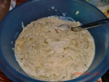 Rezept: Vegetarisch: Zwiebel-Käse-Knoblauchkuchen Bild Nr. 4 Vegetarisch: Zwiebel-Käse-Knoblauchkuchen - Rezept - Bild Nr. 4