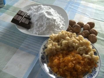 Rezept: Walnuß-Aprikosen-Konfekt Bild Nr. 2 Walnuß-Aprikosen-Konfekt - Rezept - Bild Nr. 2