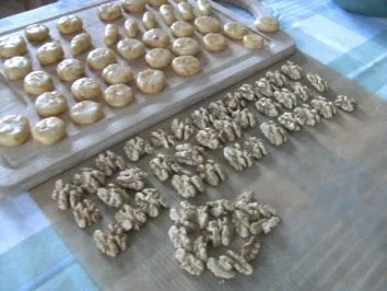 Rezept: Walnuß-Aprikosen-Konfekt Bild Nr. 5 Walnuß-Aprikosen-Konfekt - Rezept - Bild Nr. 5