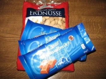 Rezept: Erdnussberge Bild Nr. 2 Erdnussberge - Rezept - Bild Nr. 2