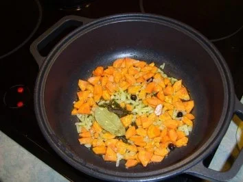 Rezept: Sauerkraut-Schinkensalat mit Käsestreifen Bild Nr. 3 Sauerkraut-Schinkensalat mit Käsestreifen - Rezept - Bild Nr. 3