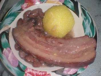 Rezept: Bohnakern mit Rauchfleisch Bohnakern mit Rauchfleisch - Rezept