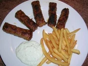 Cevapcici mit Pommes und Tzatziki  nebst meinem Krautsalat (siehe KB) (mal wieder die schnelle Küche) - Rezept
