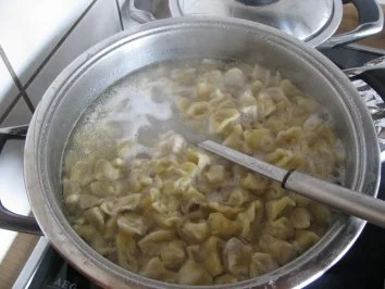 Rezept: MANTI - Tortellinis mal etwas anders, nämlich türkisch Bild Nr. 3 MANTI - Tortellinis mal etwas anders, nämlich türkisch - Rezept - Bild Nr. 3