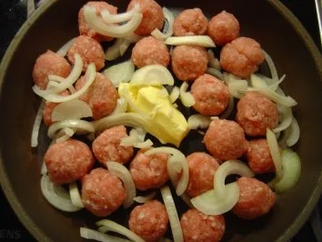 Rezept: Zigeuner-Hack-Bällchen im Salatbett... einfach und schnell... Bild Nr. 3 Zigeuner-Hack-Bällchen im Salatbett... einfach und schnell... - Rezept - Bild Nr. 3