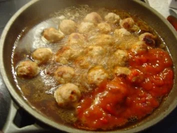 Rezept: Zigeuner-Hack-Bällchen im Salatbett... einfach und schnell... Bild Nr. 4 Zigeuner-Hack-Bällchen im Salatbett... einfach und schnell... - Rezept - Bild Nr. 4