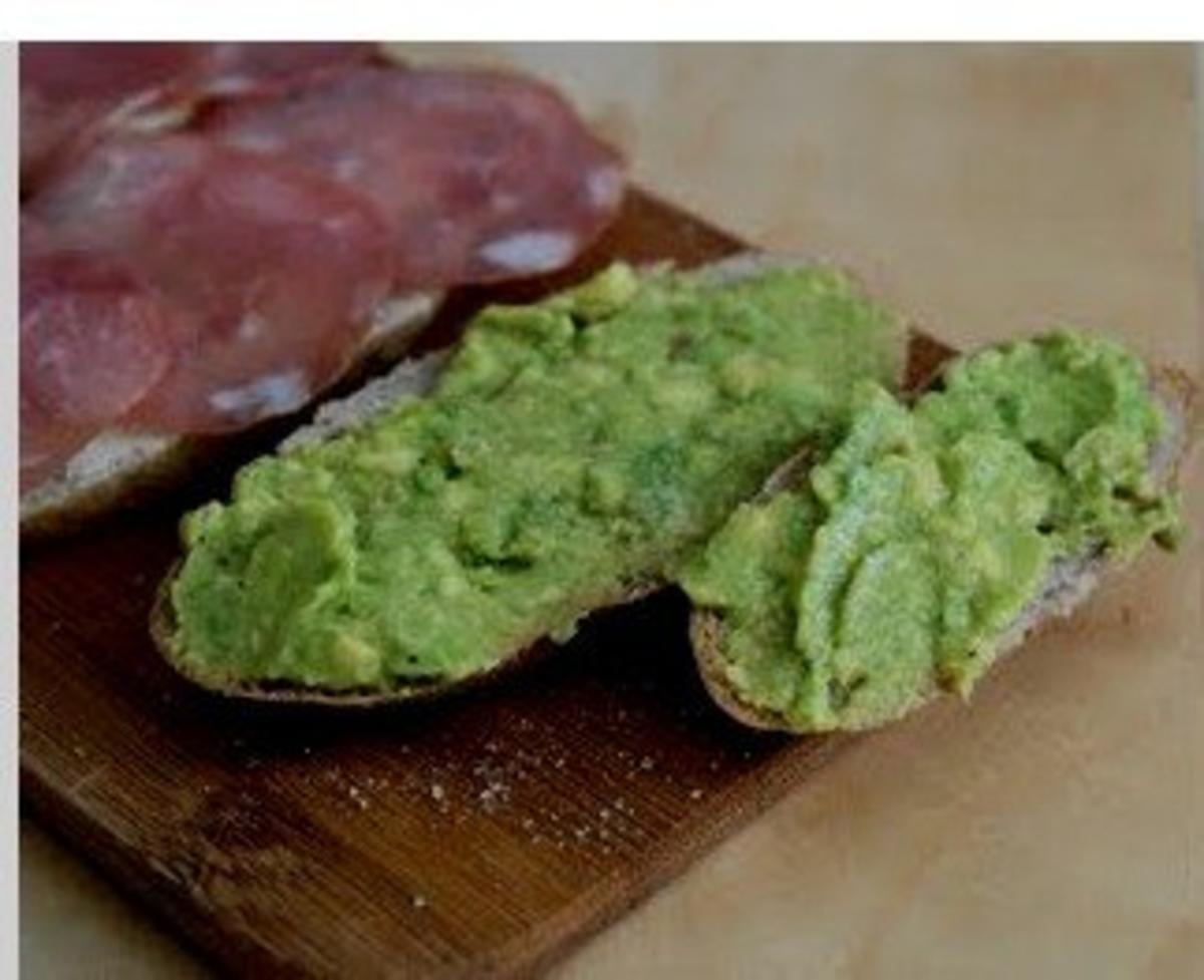 Bilder für Leckeres Avocado-Frischkäsebrot - Rezept