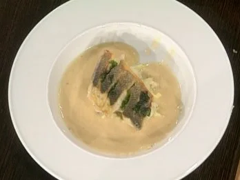 Kohlrabicremesuppe mit Loup de Mer (Caroline Beil) - Rezept