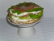 Rezept: Pfannkuchentorte mit Lachs Pfannkuchentorte mit Lachs - Rezept