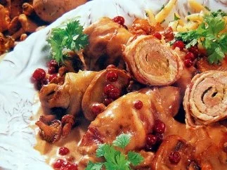 Rezept: Fleischröllchen mit Pilzrahm Fleischröllchen mit Pilzrahm - Rezept