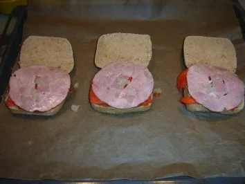 Rezept: Burger: Mini-Pizza mit Deckel Bild Nr. 6 Burger: Mini-Pizza mit Deckel - Rezept - Bild Nr. 6