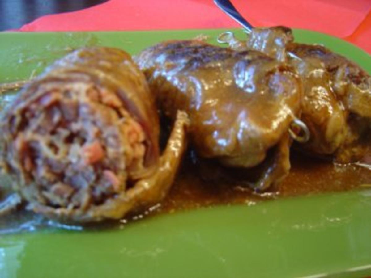 Rinderrouladen mit würziger Füllung und Sherrysauce - einfach - 222 ...