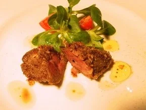 Gebratene Hähnchenleber in  Walnusskruste an Ackersalat - Rezept