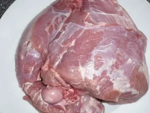 Rezept: Gegrillte Lammkeule mit Serranoschinkenböhnchen Bild Nr. 2 Gegrillte Lammkeule mit Serranoschinkenböhnchen - Rezept - Bild Nr. 2