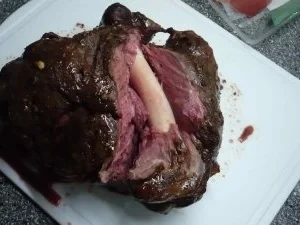 Rezept: Gegrillte Lammkeule mit Serranoschinkenböhnchen Bild Nr. 5 Gegrillte Lammkeule mit Serranoschinkenböhnchen - Rezept - Bild Nr. 5