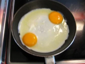 Putenschnitzel mit Spiegeleiern - Rezept - Bild Nr. 4