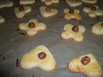 Butterplätzchen mit Mandeln oder Nüssen - Rezept - Bild Nr. 2
