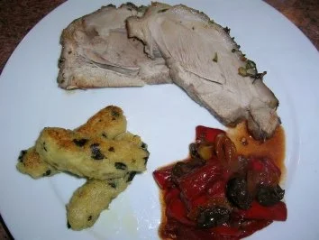 Rezept: Spanferkelkeule toskanische Art mit Kräutern und Kartoffel-Oliven-Röllchen HAUPTSEPEISE Bild Nr. 2 Spanferkelkeule toskanische Art mit Kräutern und Kartoffel-Oliven-Röllchen HAUPTSEPEISE - Rezept - Bild Nr. 2