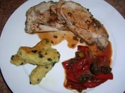 Spanferkelkeule toskanische Art mit Kräutern und Kartoffel-Oliven-Röllchen  HAUPTSEPEISE - Rezept