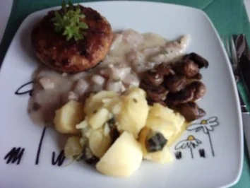 Rezept: Gefüllte Kohlrabi mit Hackfleisch,dazu Kohlrabi-Chili-Waluss-Soße mitChampignon und Basilikum-Kartoffeln Bild Nr. 7 Gefüllte Kohlrabi mit Hackfleisch,dazu Kohlrabi-Chili-Waluss-Soße mitChampignon und Basilikum-Kartoffeln - Rezept - Bild Nr. 7