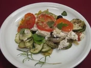 Scholle Finkenwerder Art auf einem Kartoffel-, Tomaten- und Zucchini-Bett - Rezept