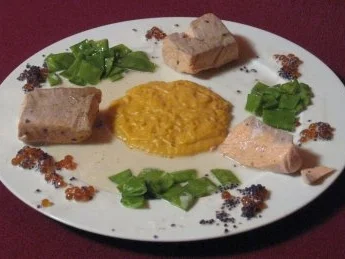 Rezept: Nordish Pink unter einer Gischt mit schwarzen Hamburger Perlen Nordish Pink unter einer Gischt mit schwarzen Hamburger Perlen - Rezept