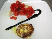 Gebratene Ricottaküchlein mit kleinem Tomatensalat - Rezept