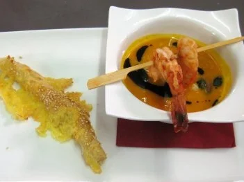 Kürbis-Orangensuppe mit Garnelenspieß und Chesterstange - Rezept