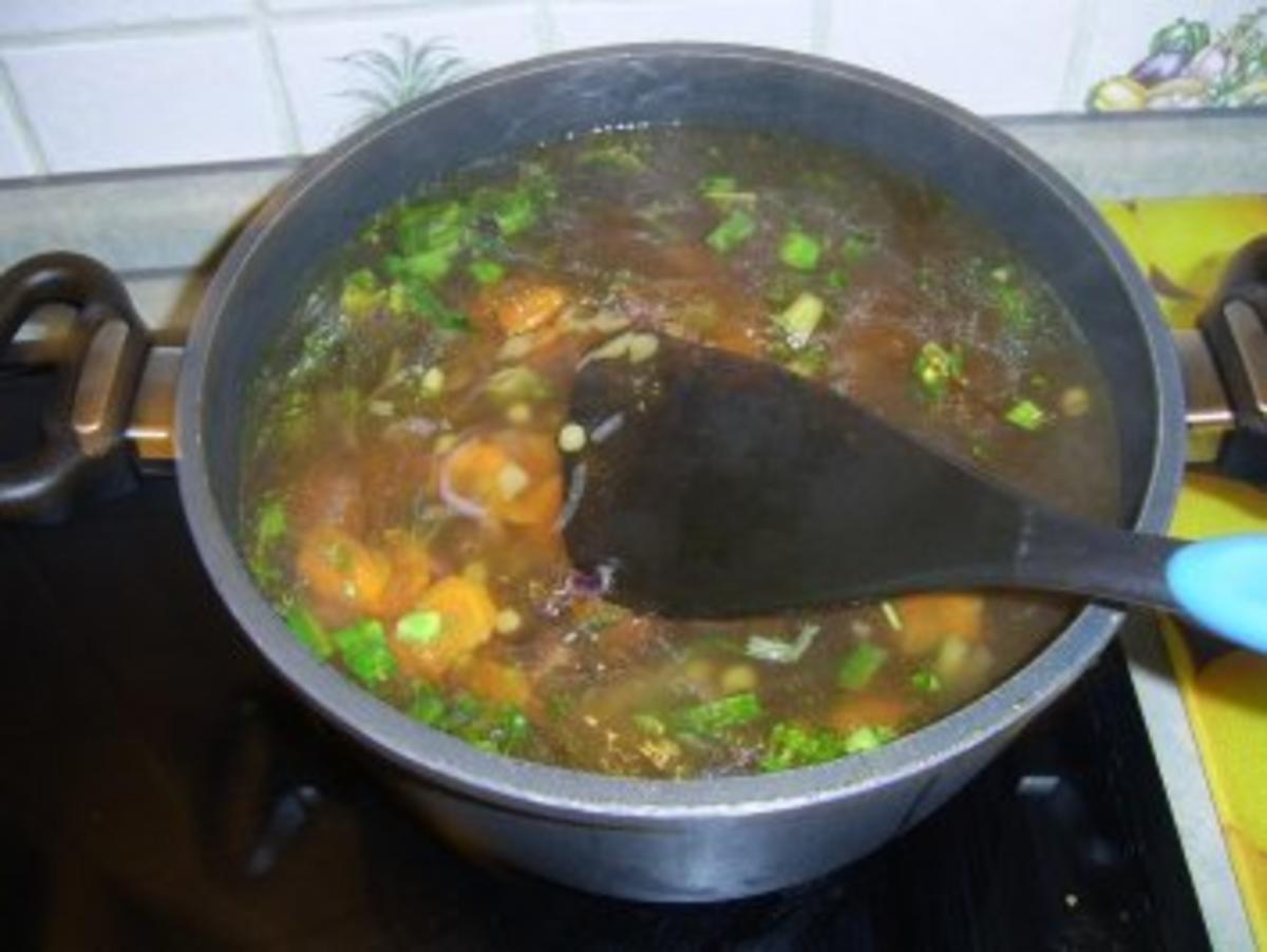 Klare Geflügel-Nudelsuppe - Rezept - Bild Nr. 7