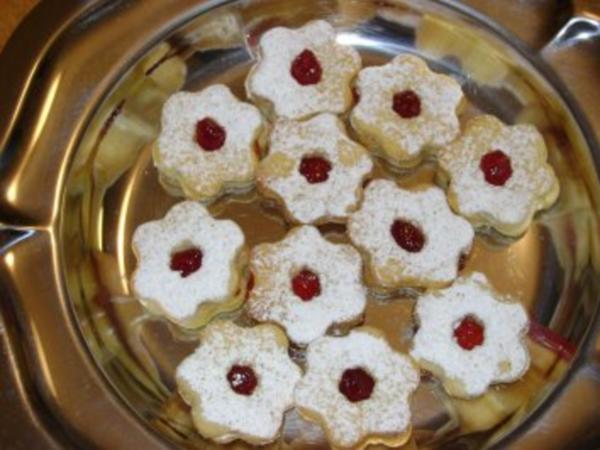 Weihnachtsplätzchen mit Marmelade Rezepte - kochbar.de