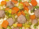 Eintopf: Gemüsesuppe mit Nudeln und Hackklößchen - Rezept