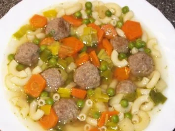 Rezept: Eintopf: Gemüsesuppe mit Nudeln und Hackklößchen Bild Nr. 2 Eintopf: Gemüsesuppe mit Nudeln und Hackklößchen - Rezept - Bild Nr. 2