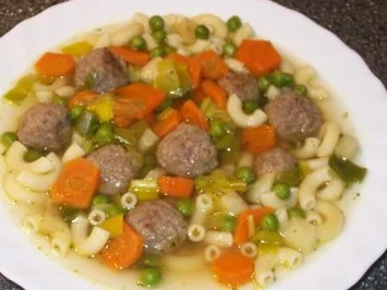 Rezept: Eintopf: Gemüsesuppe mit Nudeln und Hackklößchen Bild Nr. 3 Eintopf: Gemüsesuppe mit Nudeln und Hackklößchen - Rezept - Bild Nr. 3