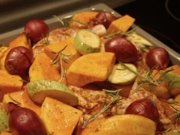Rezept: Ofenkürbis mit Hähnchen und Rosmarin Bild Nr. 3 Ofenkürbis mit Hähnchen und Rosmarin - Rezept - Bild Nr. 3