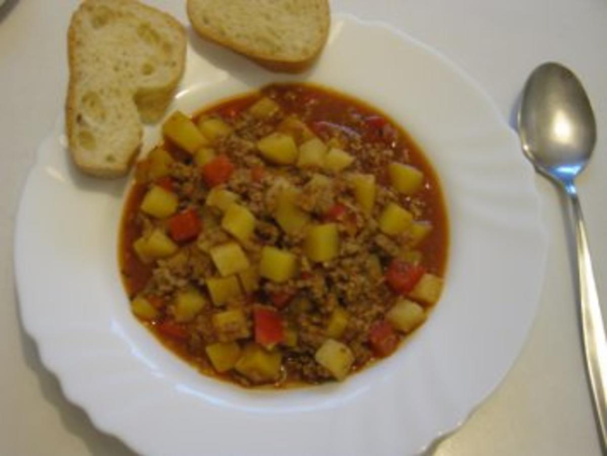 Bauerntopf mit Hackfleisch und Paprika - Rezept