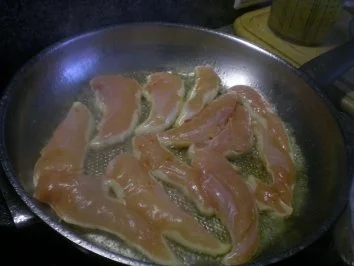 Rezept: Tagliatelle mit Hühner Filet und Orangen Sauce Bild Nr. 5 Tagliatelle mit Hühner Filet und Orangen Sauce - Rezept - Bild Nr. 5