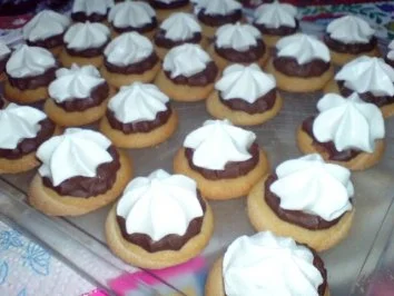 Rezept: Ein schneller Kartoffelsalat, Mooskuchen und Schmätzchen für die Weihnachtsfeier mit Freunden Bild Nr. 2 Ein schneller Kartoffelsalat, Mooskuchen und Schmätzchen für die Weihnachtsfeier mit Freunden - Rezept - Bild Nr. 2