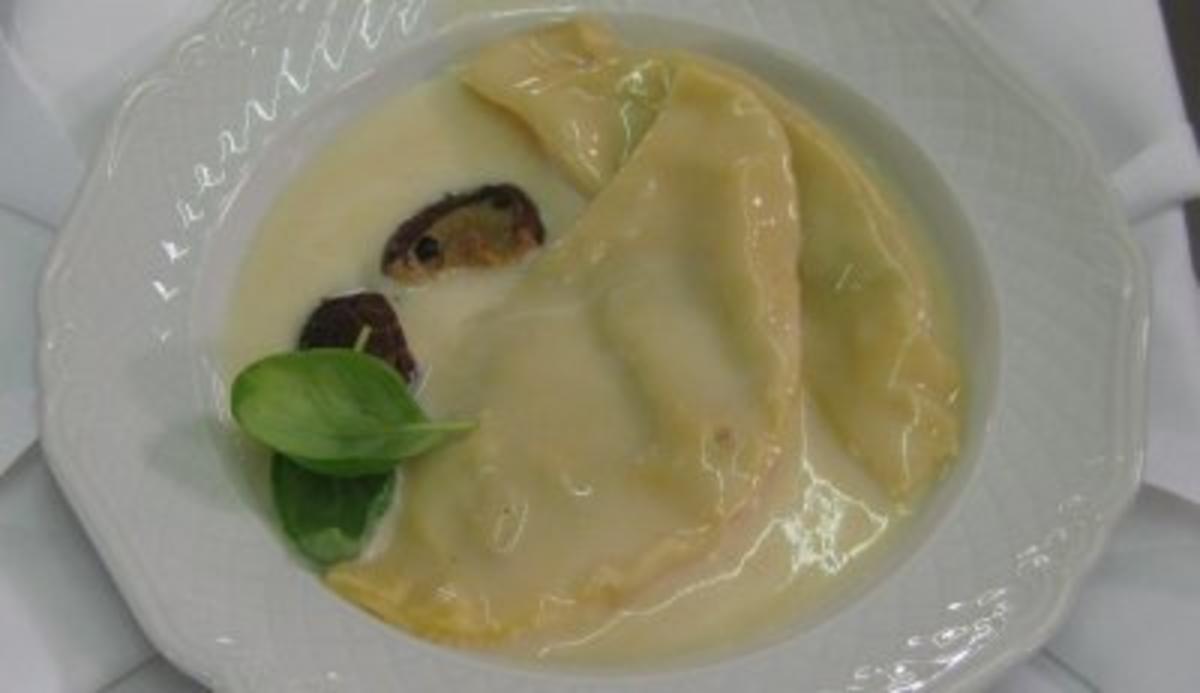 Bilder für Ravioli mit Flusskrebsen an Champagnersoße - Rezept