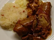 Fleischvögel mit Sauerkraut - Rezept