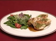 Mit Spinat gefüllte Perlhuhnbrust an Salat (Romina Becks) - Rezept