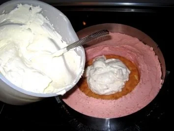 Erdbeer-Stracciatella-Torte - Rezept - Bild Nr. 5