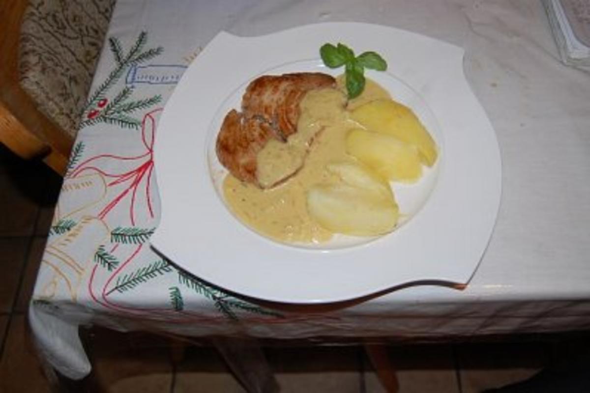 Thunfisch-Steak mit Dijonsenf-Sauce und Salzkartoffeln - Rezept ...