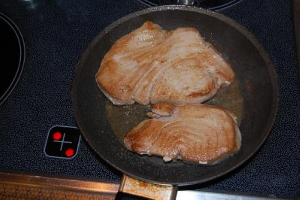 Thunfisch-Steak mit Dijonsenf-Sauce und Salzkartoffeln - Rezept - Bild Nr. 2