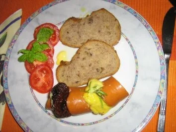 Gebackene Fleischwurst gefüllt - Rezept