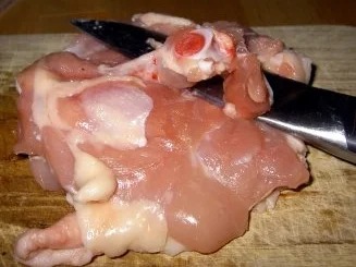 Rezept: Hähnchenrouladen mit Tomaten-Knoblauch-Sosse und Rosmarin-Drillingen Bild Nr. 6 Hähnchenrouladen mit Tomaten-Knoblauch-Sosse und Rosmarin-Drillingen - Rezept - Bild Nr. 6