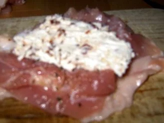 Rezept: Hähnchenrouladen mit Tomaten-Knoblauch-Sosse und Rosmarin-Drillingen Bild Nr. 7 Hähnchenrouladen mit Tomaten-Knoblauch-Sosse und Rosmarin-Drillingen - Rezept - Bild Nr. 7