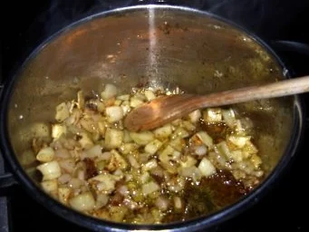 Rezept: Hähnchenrouladen mit Tomaten-Knoblauch-Sosse und Rosmarin-Drillingen Bild Nr. 11 Hähnchenrouladen mit Tomaten-Knoblauch-Sosse und Rosmarin-Drillingen - Rezept - Bild Nr. 11