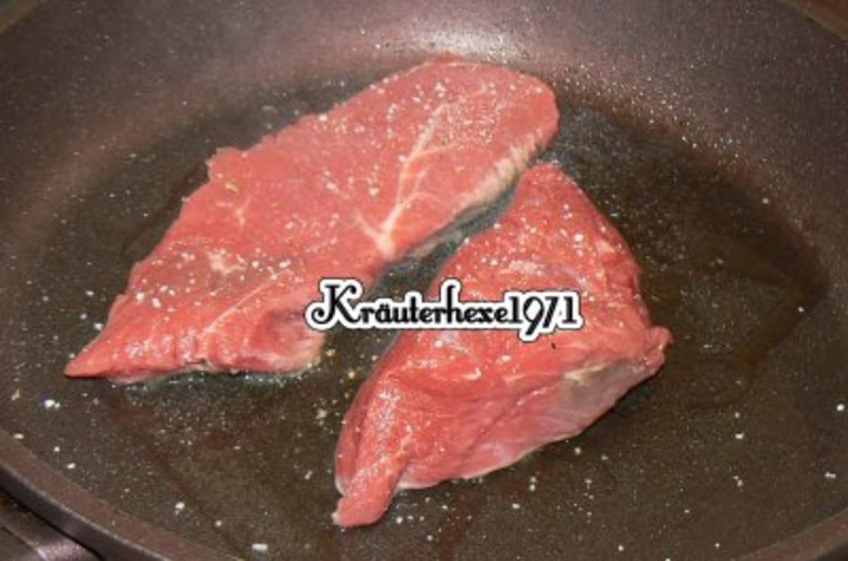 Rinderhüftsteak mit Kartoffelparmesanpüree und Böhnchen im Speckmantel - Rezept - Bild Nr. 3